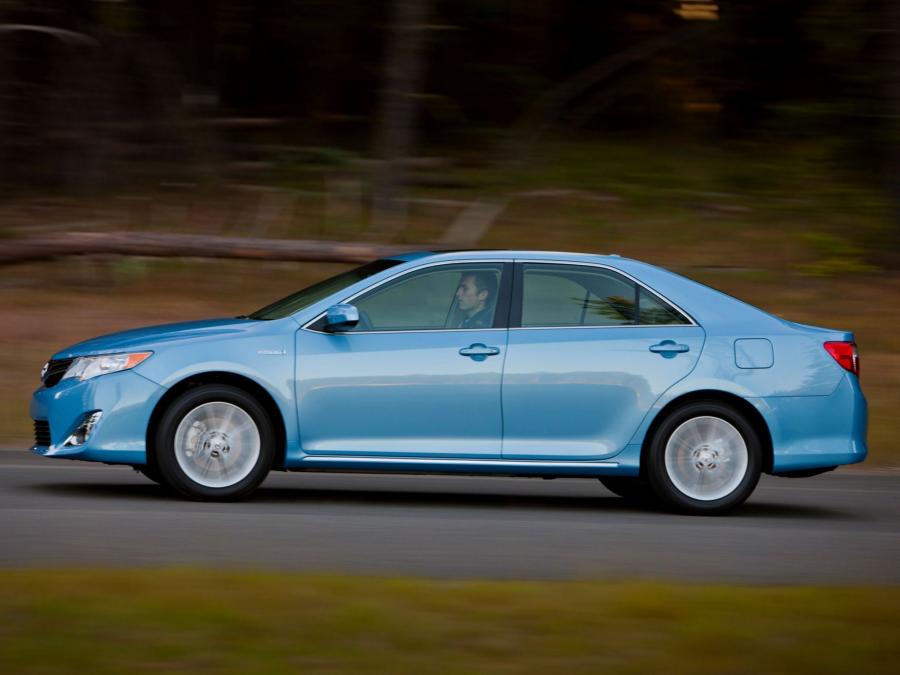  Toyota Camry Hybrid 2011 года  (US) (фото 10 из 24)